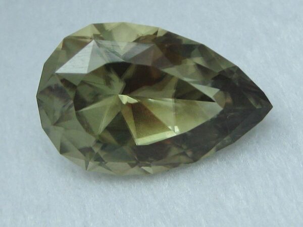 7.10 cts. Zultanite® Pear Shape 15.9x10.4mm - Image 2