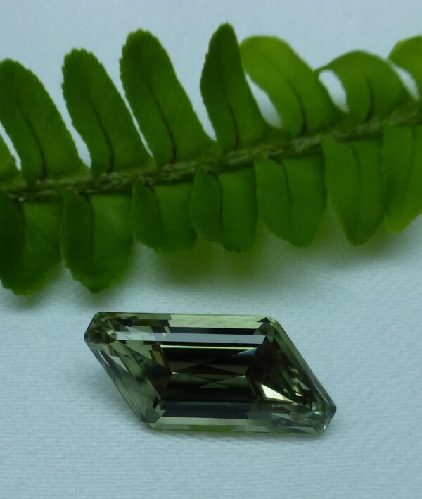 9.29 cts. Zultanite® Fancy Parallelogram, 20x9mm - Image 3